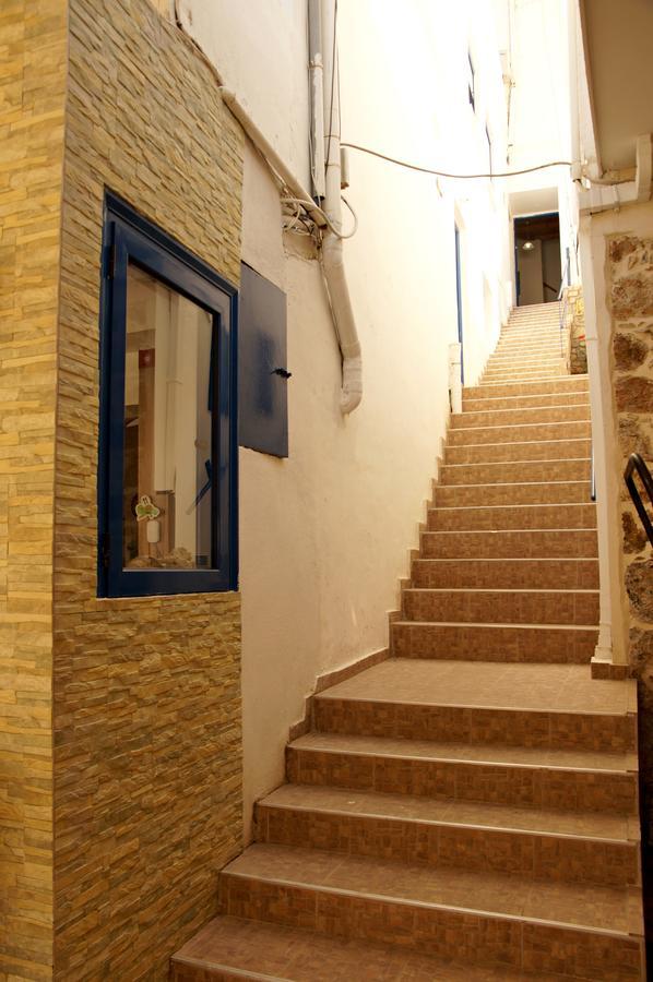 Madares Hotel Loutro Buitenkant foto