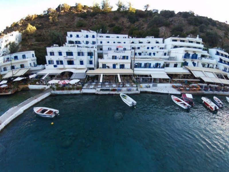 Madares Hotel Loutro Buitenkant foto