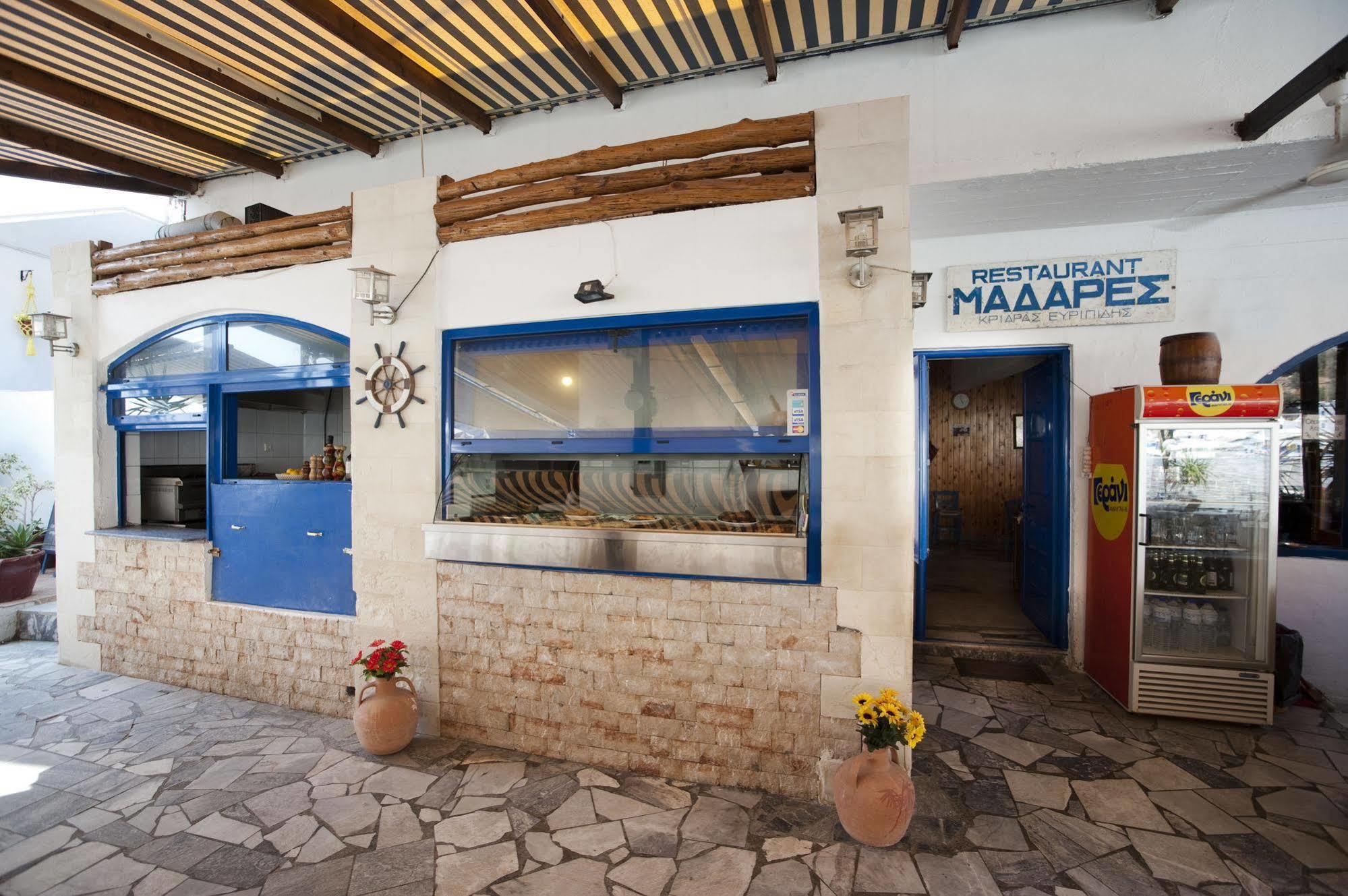 Madares Hotel Loutro Buitenkant foto