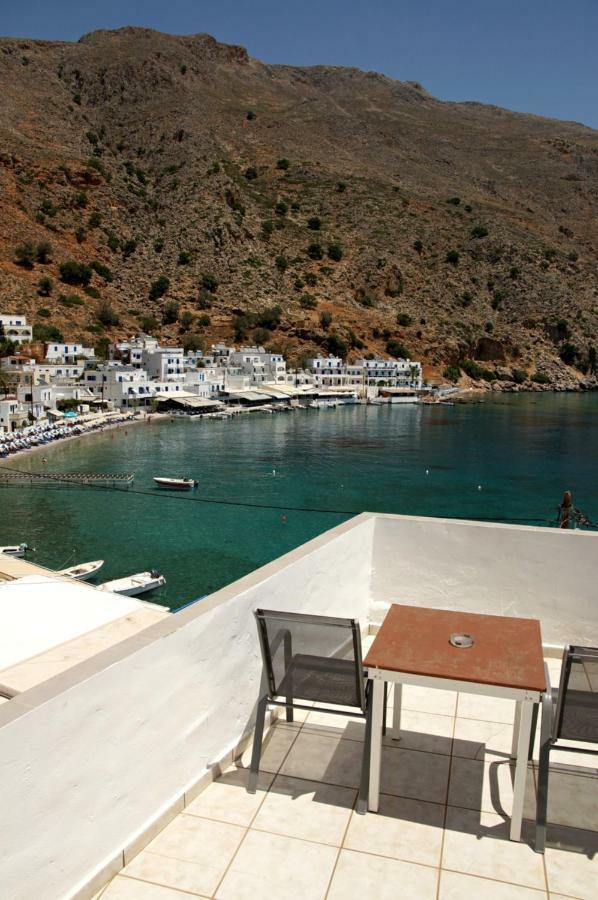 Madares Hotel Loutro Buitenkant foto